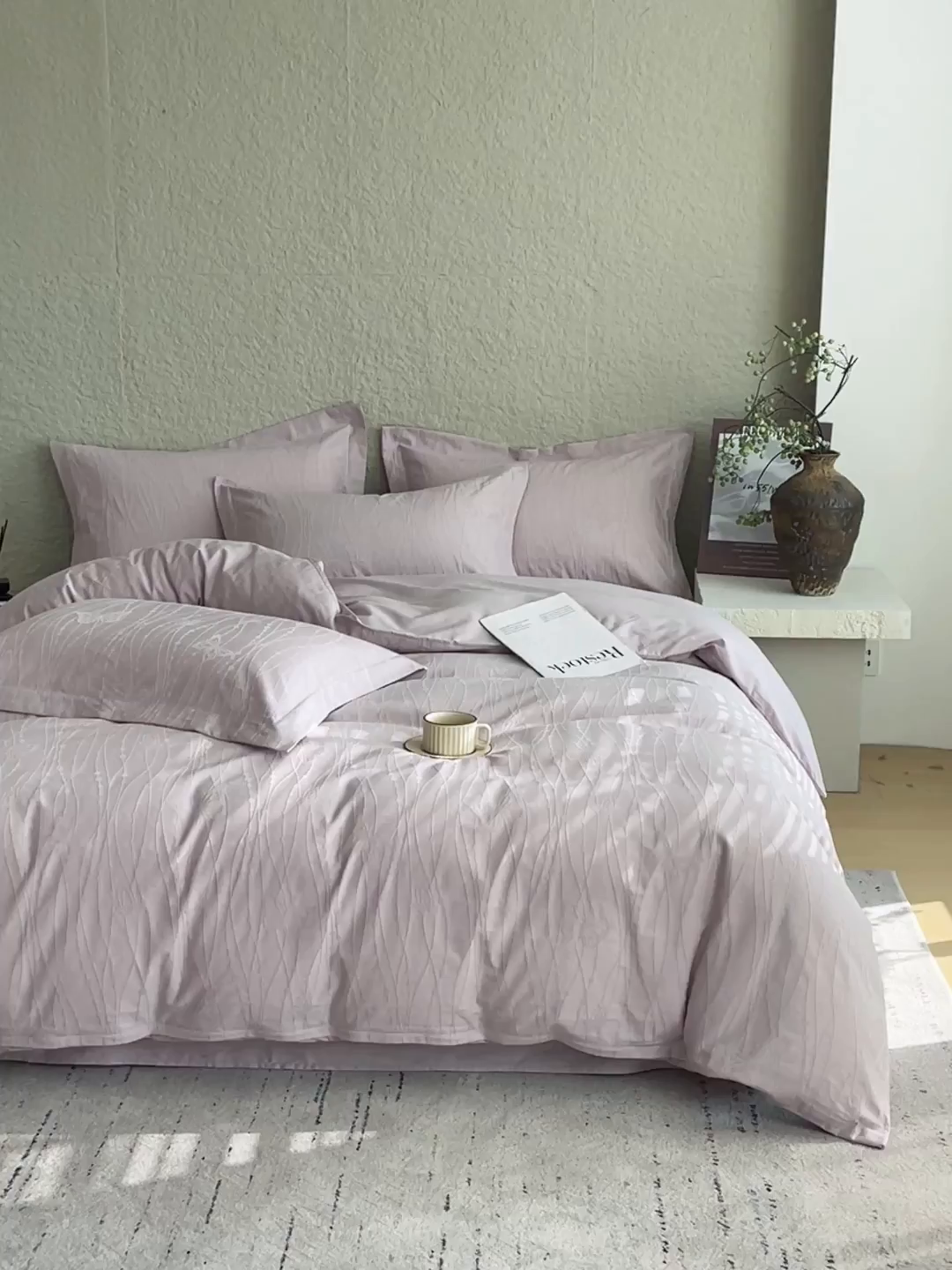 91家纺网 家纺一手货源 找家纺 宜家坊 2026新款A类全棉纯棉亮面浮雕提花四件套 蝶梦-淡雅紫