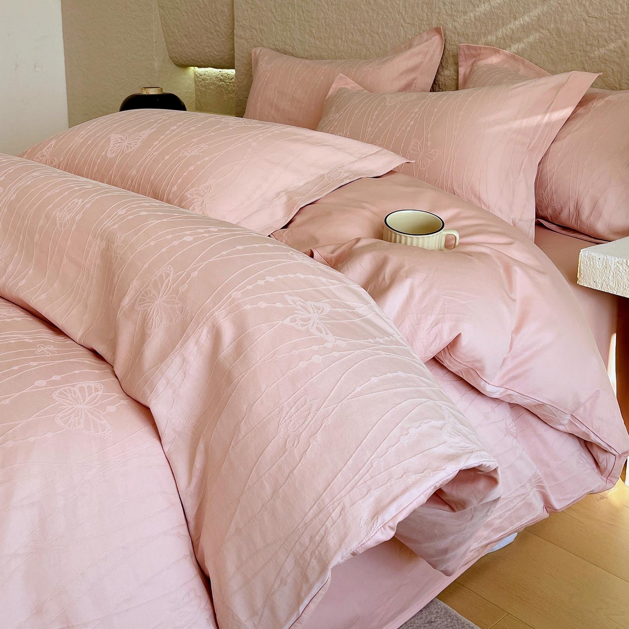 宜家坊 2026新款A类全棉纯棉亮面浮雕提花四件套 蝶梦-唯美粉