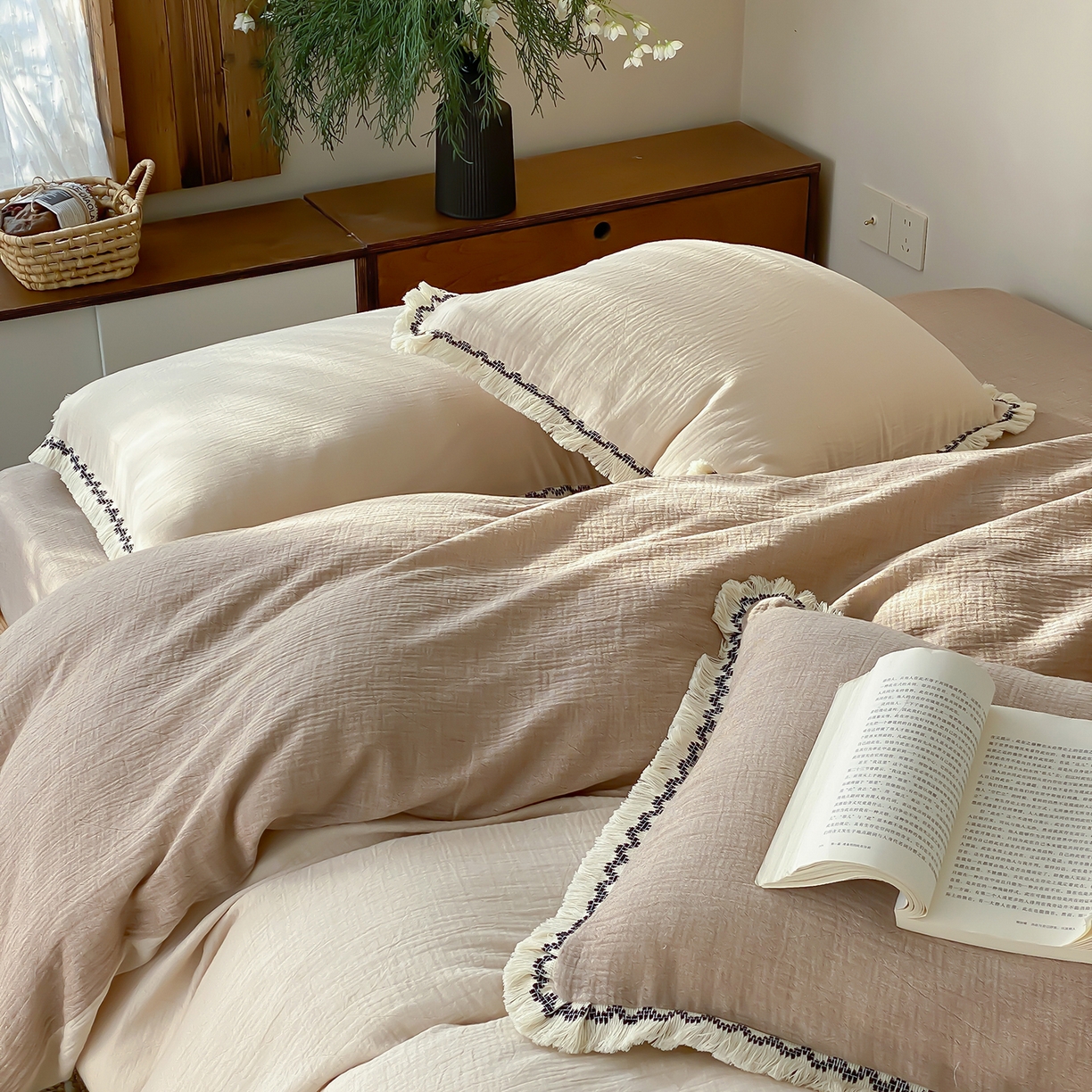 91家纺网 家纺一手货源 找家纺 （总）水云缦 2026新款全棉皱皱纱流苏花边四件套-奶白咖