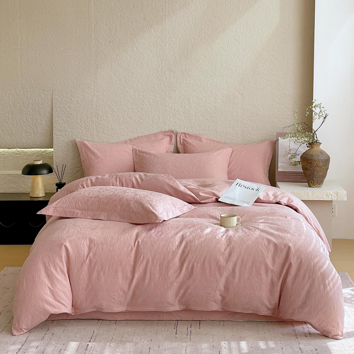 91家纺网 家纺一手货源 找家纺 宜家坊 2026新款A类全棉纯棉亮面浮雕提花四件套 梵花绘-浓粉