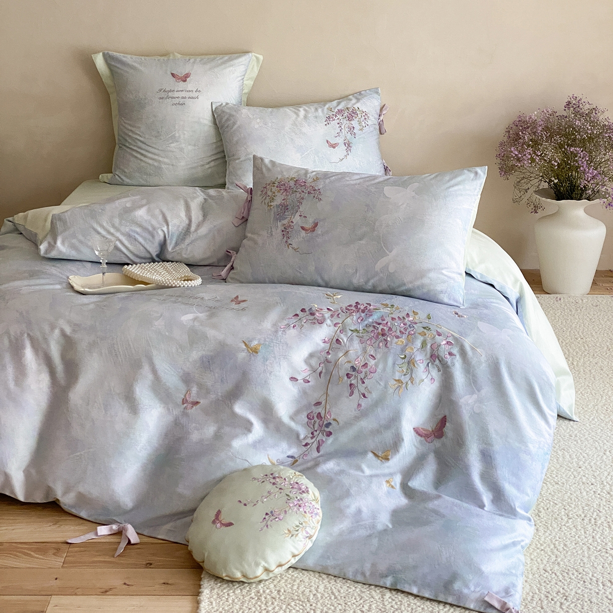 91家纺网 家纺一手货源 找家纺 水云缦 2026春季新品100S长绒棉印加绣系列四件套--紫藤 紫藤-雾蓝