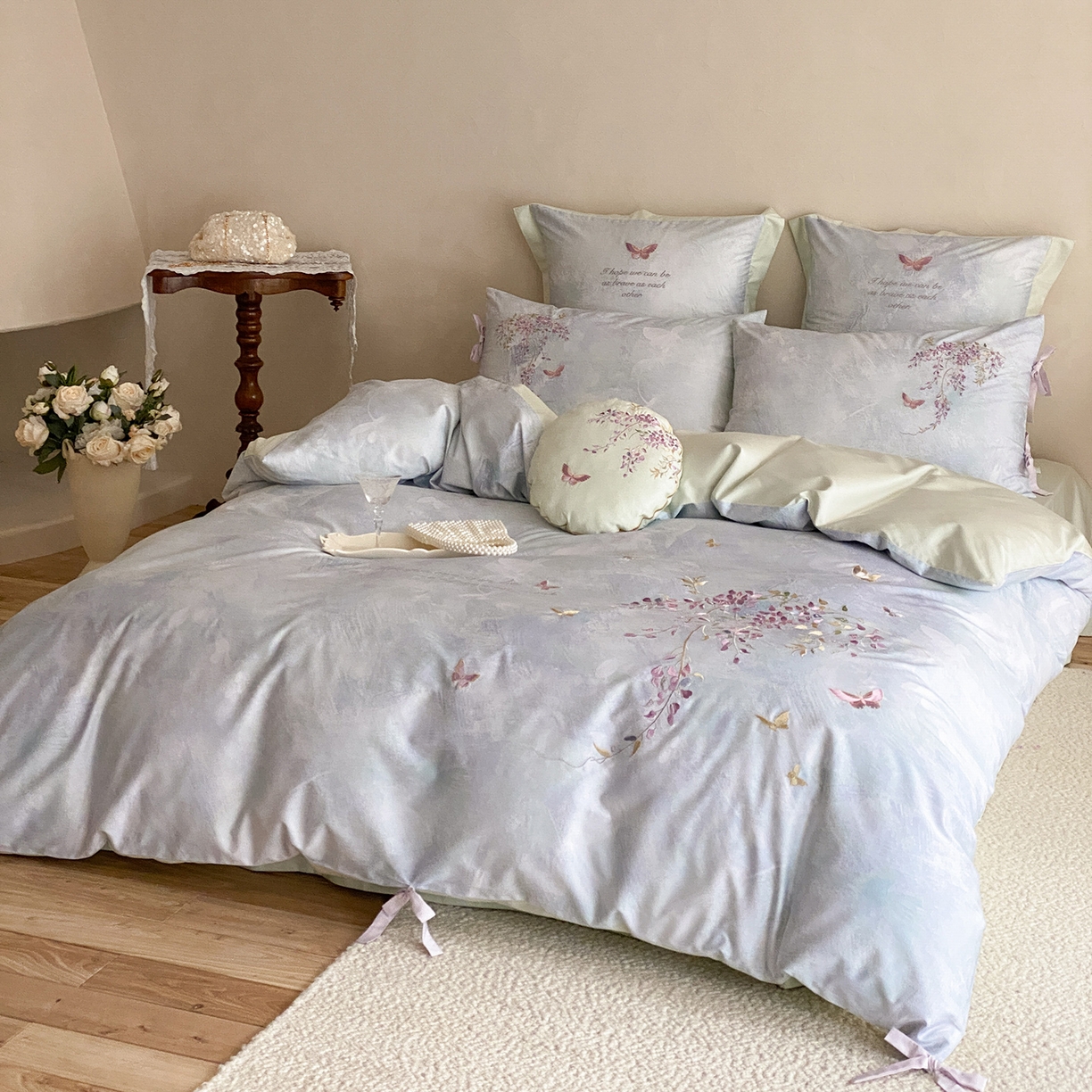 91家纺网 家纺一手货源 找家纺 水云缦 2026春季新品100S长绒棉印加绣系列四件套--紫藤 紫藤-雾蓝