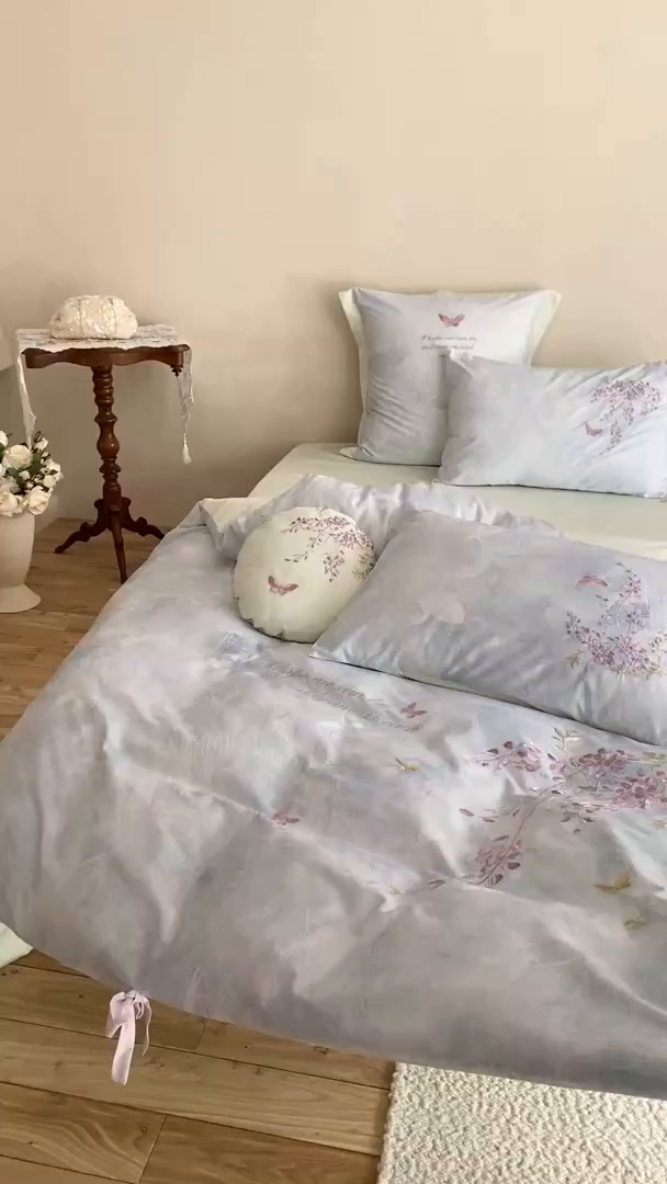 91家纺网 家纺一手货源 找家纺 水云缦 2026春季新品100S长绒棉印加绣系列四件套--紫藤 紫藤-雾蓝