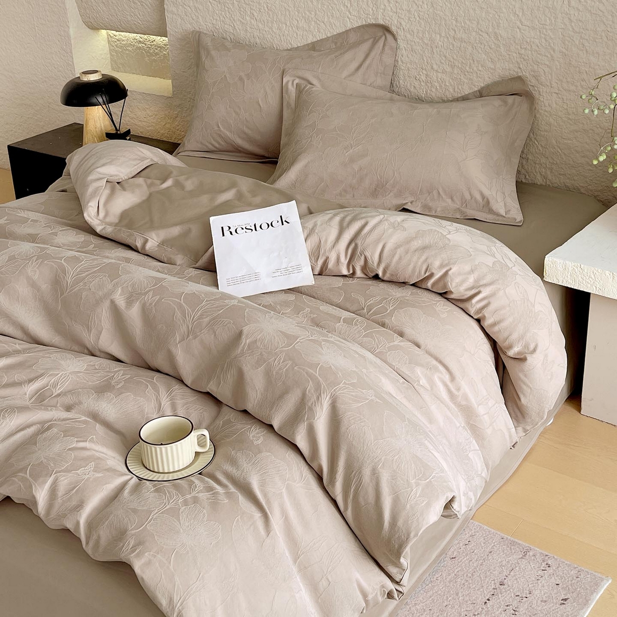 91家纺网 家纺一手货源 找家纺 宜家坊 2026新款A类全棉纯棉亮面浮雕提花四件套 花柔玉净-金属灰