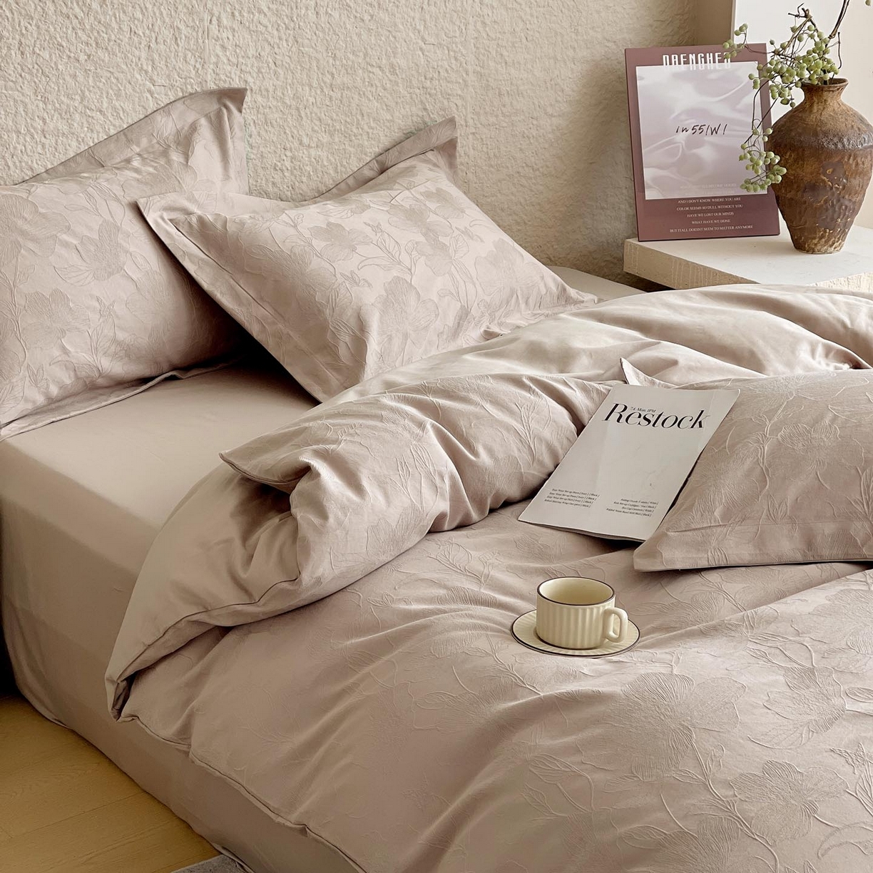91家纺网 家纺一手货源 找家纺 宜家坊 2026新款A类全棉纯棉亮面浮雕提花四件套 花柔玉净-金属灰