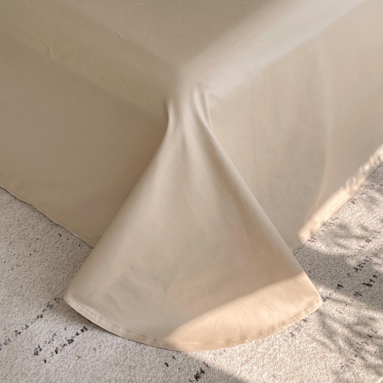 91家纺网 家纺一手货源 找家纺 宜家坊 2026新款A类全棉纯棉亮面浮雕提花四件套 花柔玉净-金属灰