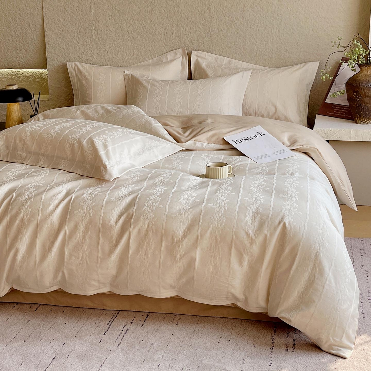 91家纺网 家纺一手货源 找家纺 宜家坊 2026新款A类全棉纯棉亮面浮雕提花四件套 浪漫情缘-米杏