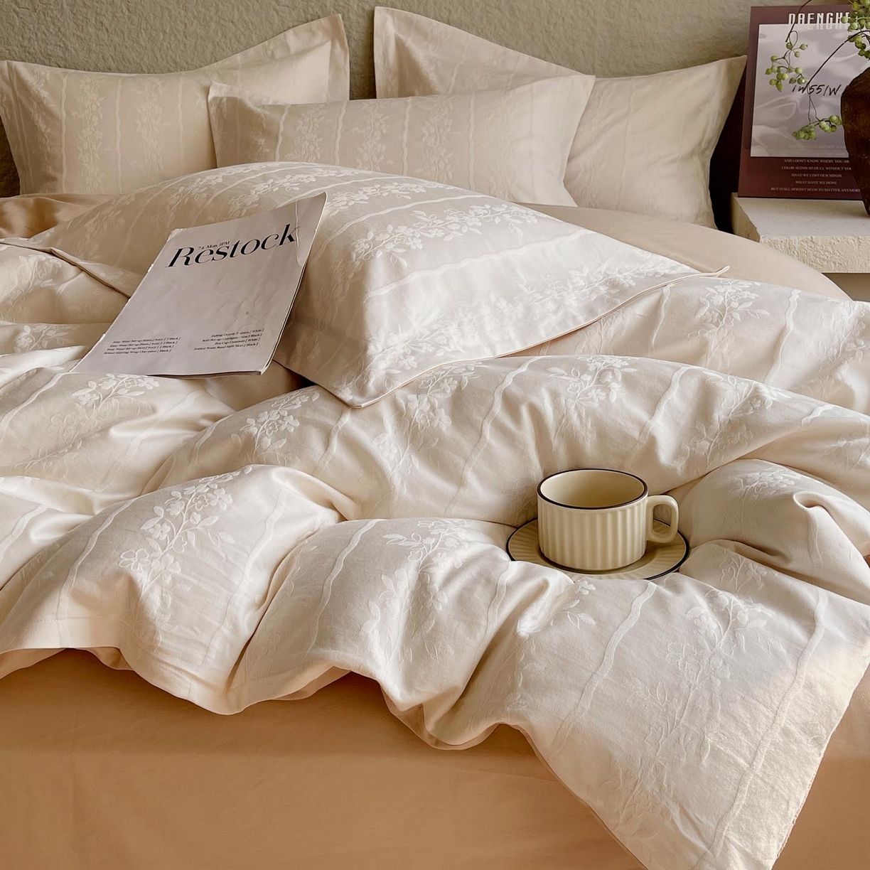 91家纺网 家纺一手货源 找家纺 宜家坊 2026新款A类全棉纯棉亮面浮雕提花四件套 浪漫情缘-米杏
