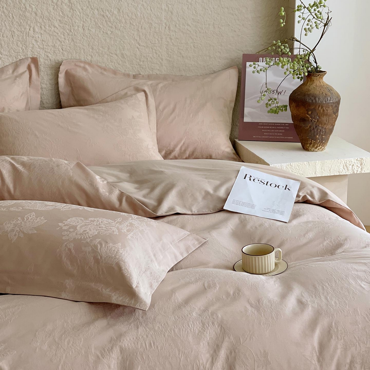 91家纺网 家纺一手货源 找家纺 宜家坊 2026新款A类全棉纯棉亮面浮雕提花四件套 欧陆庭园-金属灰