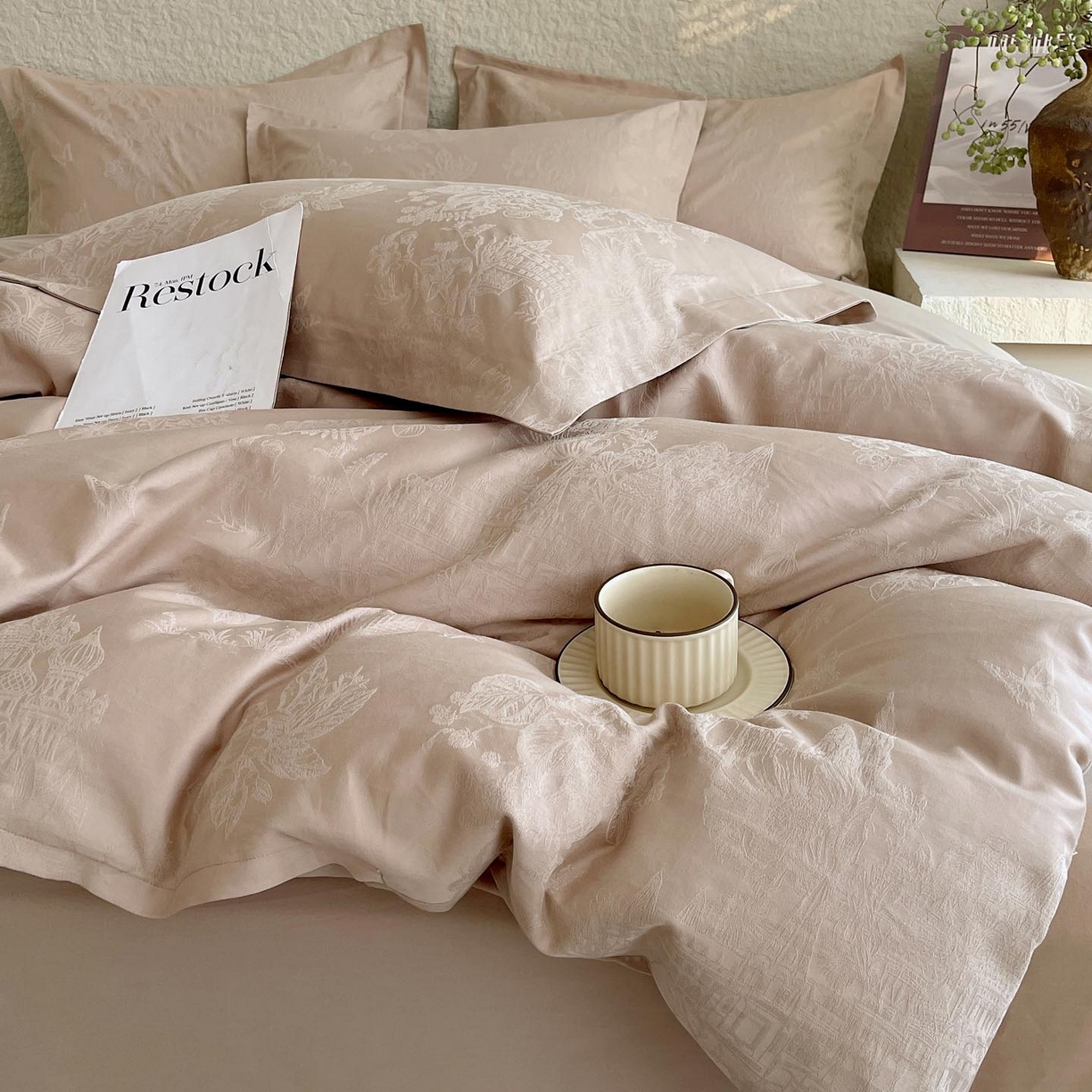 91家纺网 家纺一手货源 找家纺 宜家坊 2026新款A类全棉纯棉亮面浮雕提花四件套 欧陆庭园-金属灰