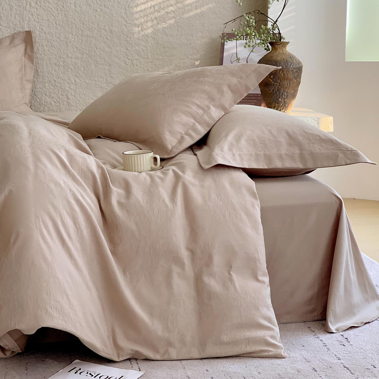 91家纺网 家纺一手货源 找家纺 宜家坊 2026新款A类全棉纯棉亮面浮雕提花四件套 欧陆庭园-金属灰