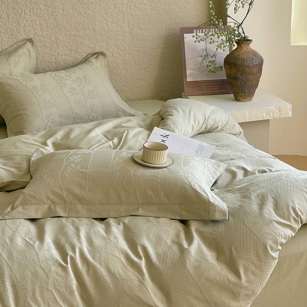 91家纺网 家纺一手货源 找家纺 宜家坊 2026新款A类全棉纯棉亮面浮雕提花四件套 芊芊叶语-奶绿