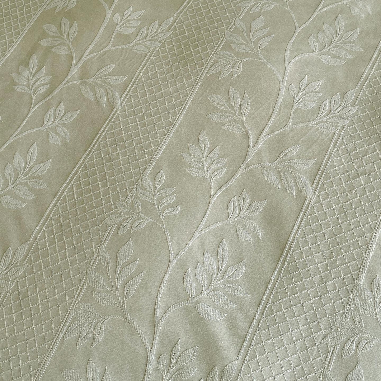 91家纺网 家纺一手货源 找家纺 宜家坊 2026新款A类全棉纯棉亮面浮雕提花四件套 芊芊叶语-奶绿