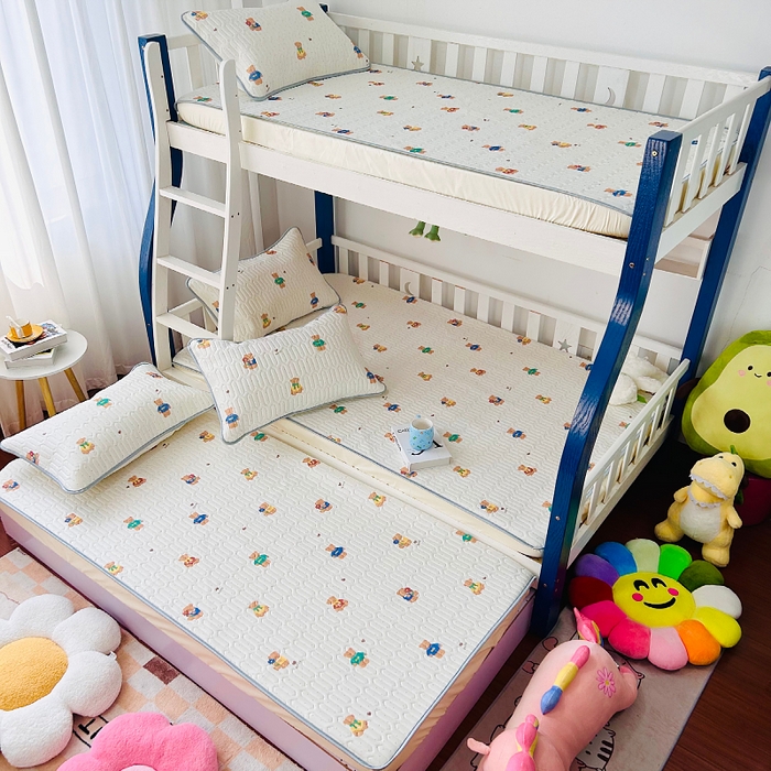 91家纺网 家纺一手货源 找家纺 小虾米 2026新款凉感丝乳胶凉席上下床床笠 小熊点点