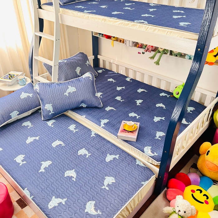 91家纺网 家纺一手货源 找家纺 小虾米 2026新款凉感丝乳胶凉席上下床床笠 海豚宝宝