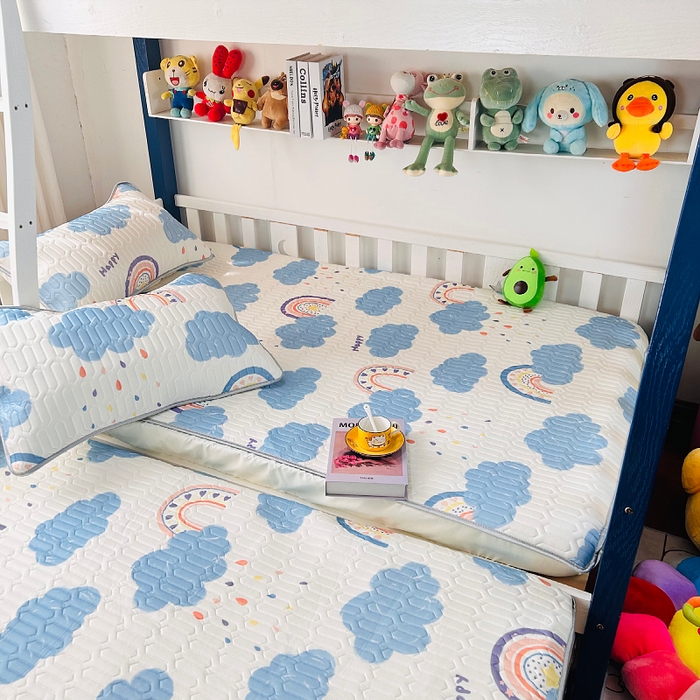 91家纺网 家纺一手货源 找家纺 小虾米 2026新款凉感丝乳胶凉席上下床床笠 七彩云朵