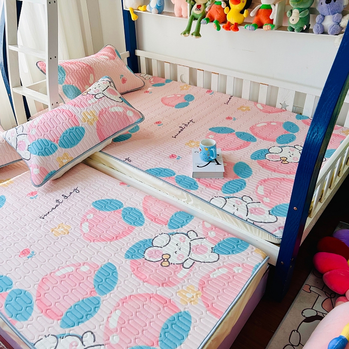 91家纺网 家纺一手货源 找家纺 小虾米 2026新款凉感丝乳胶凉席上下床床笠 桃兔兔粉