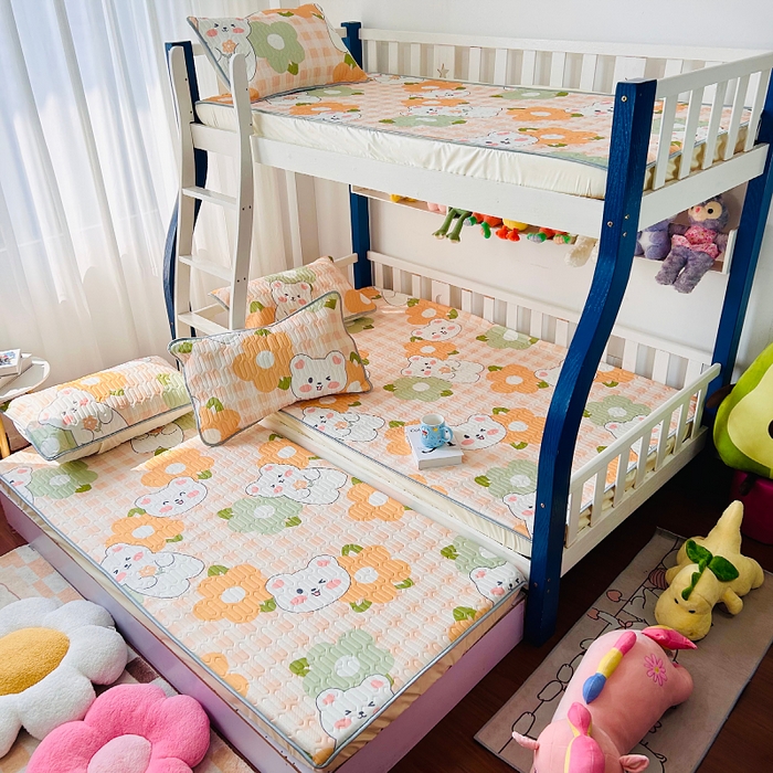 91家纺网 家纺一手货源 找家纺 小虾米 2026新款凉感丝乳胶凉席上下床床笠 夏语小熊