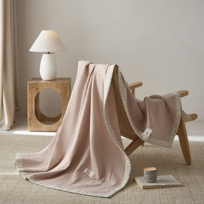 91家纺网 家纺一手货源 找家纺 大彩家居 2026春夏新款全棉多功能夏被夏凉被空调被 淡粉色