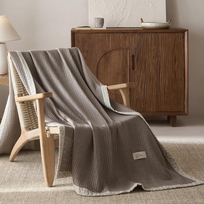 91家纺网 家纺一手货源 找家纺 大彩家居 2026春夏新款全棉多功能夏被夏凉被空调被 水泥灰