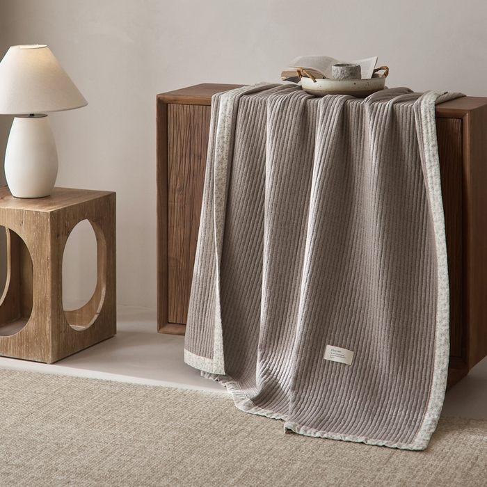 91家纺网 家纺一手货源 找家纺 大彩家居 2026春夏新款全棉多功能夏被夏凉被空调被 水泥灰