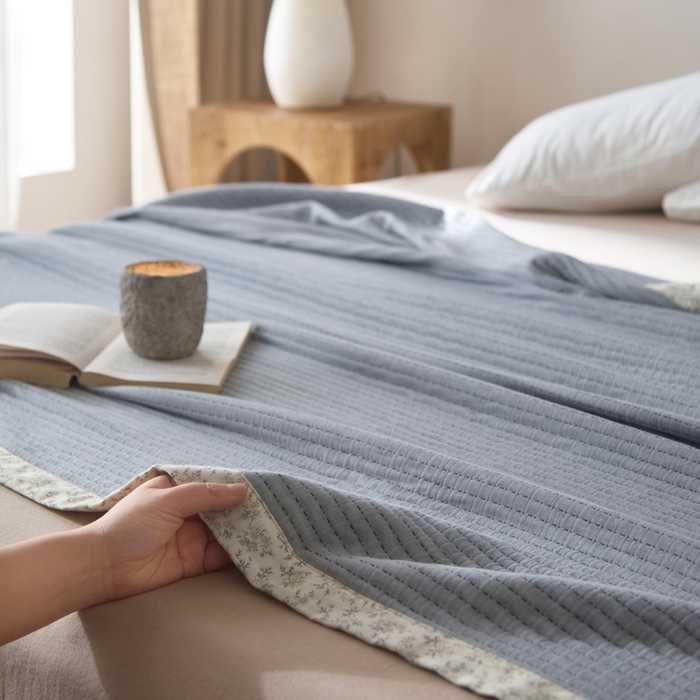 91家纺网 家纺一手货源 找家纺 大彩家居 2026春夏新款全棉多功能夏被夏凉被空调被 雾霾蓝