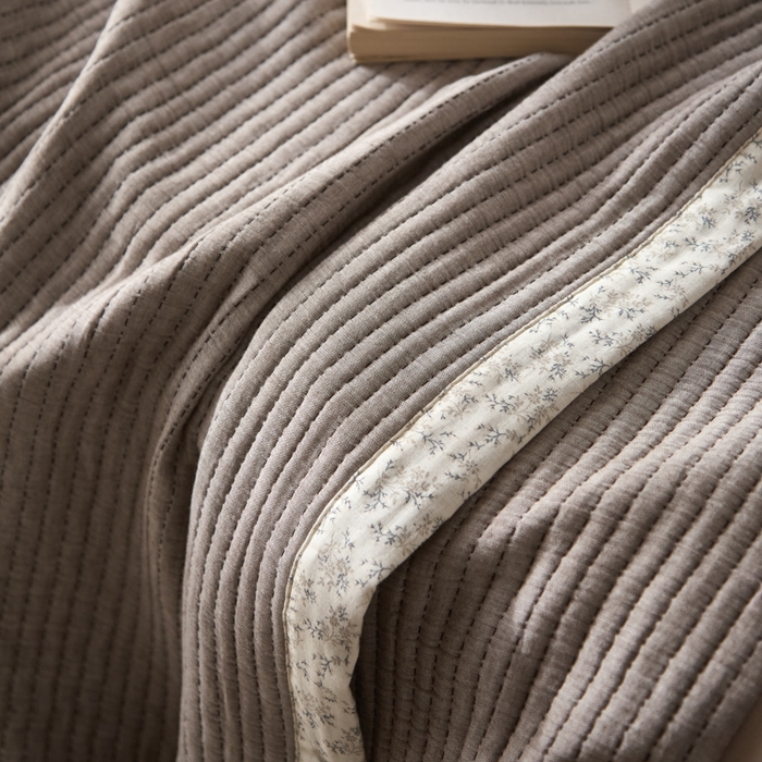 91家纺网 家纺一手货源 找家纺 大彩家居 2026春夏新款全棉多功能夏被夏凉被空调被 水泥灰