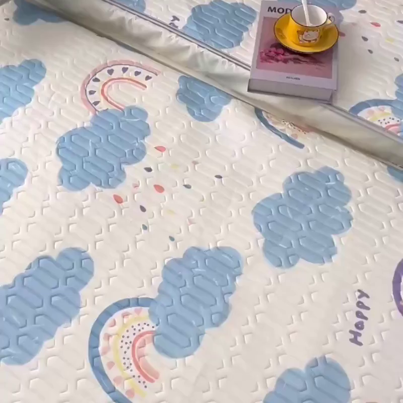 91家纺网 家纺一手货源 找家纺 小虾米 2026新款凉感丝乳胶凉席上下床床笠 七彩云朵