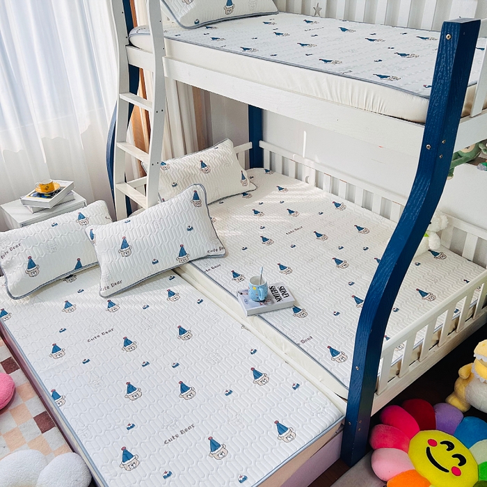 91家纺网 家纺一手货源 找家纺 小虾米 2026新款凉感丝乳胶凉席上下床床笠 圣诞小熊