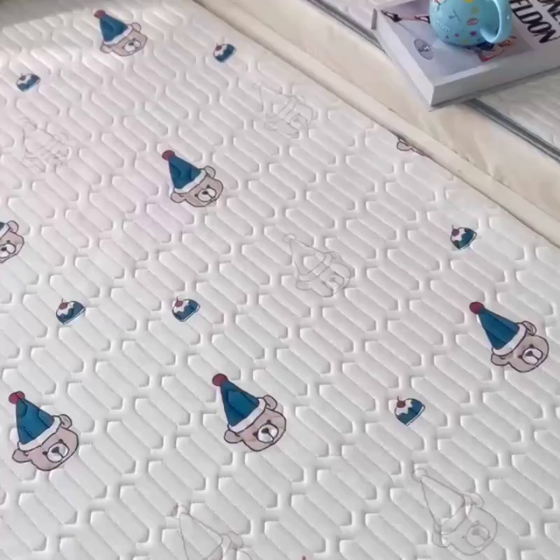 91家纺网 家纺一手货源 找家纺 小虾米 2026新款凉感丝乳胶凉席上下床床笠 圣诞小熊