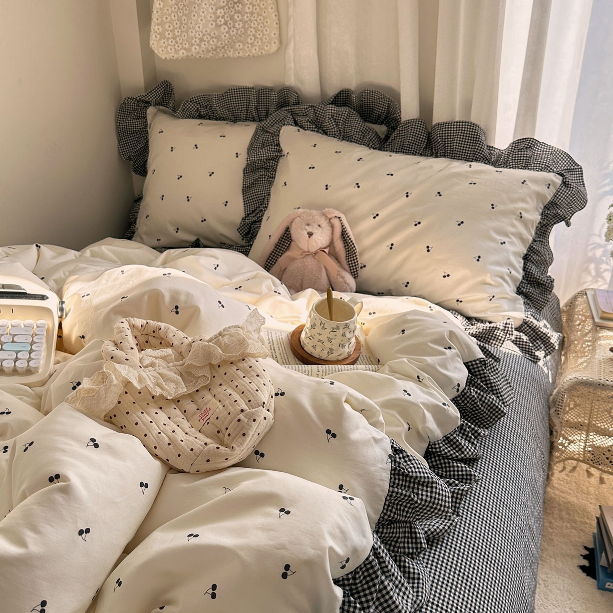 91家纺网 家纺一手货源 找家纺 （总）艾咪-Amy ntmy 2026新款法式花边全棉四件套-樱桃小格