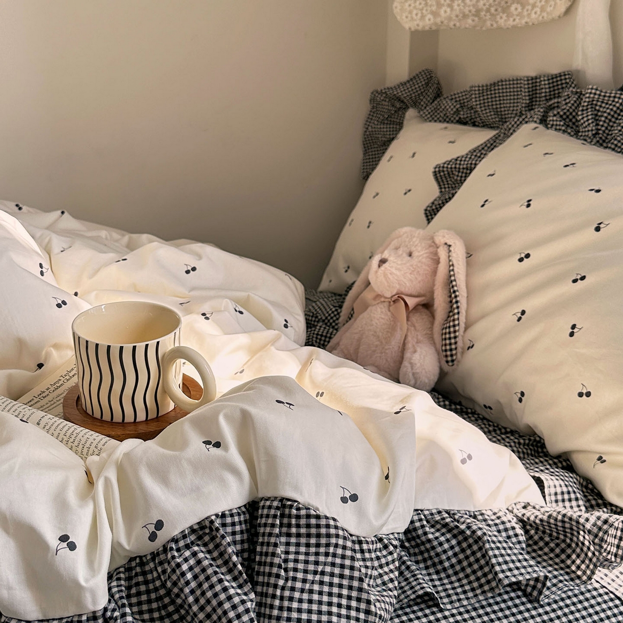 91家纺网 家纺一手货源 找家纺 （总）艾咪-Amy ntmy 2026新款法式花边全棉四件套-樱桃小格