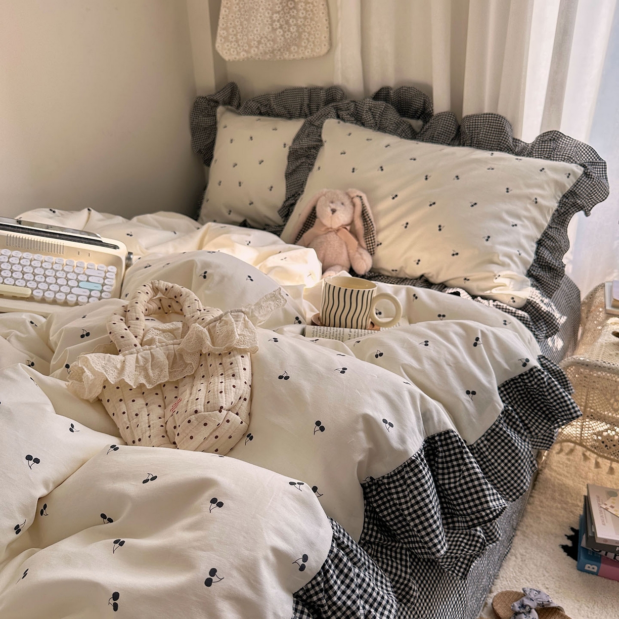 91家纺网 家纺一手货源 找家纺 （总）艾咪-Amy ntmy 2026新款法式花边全棉四件套-樱桃小格