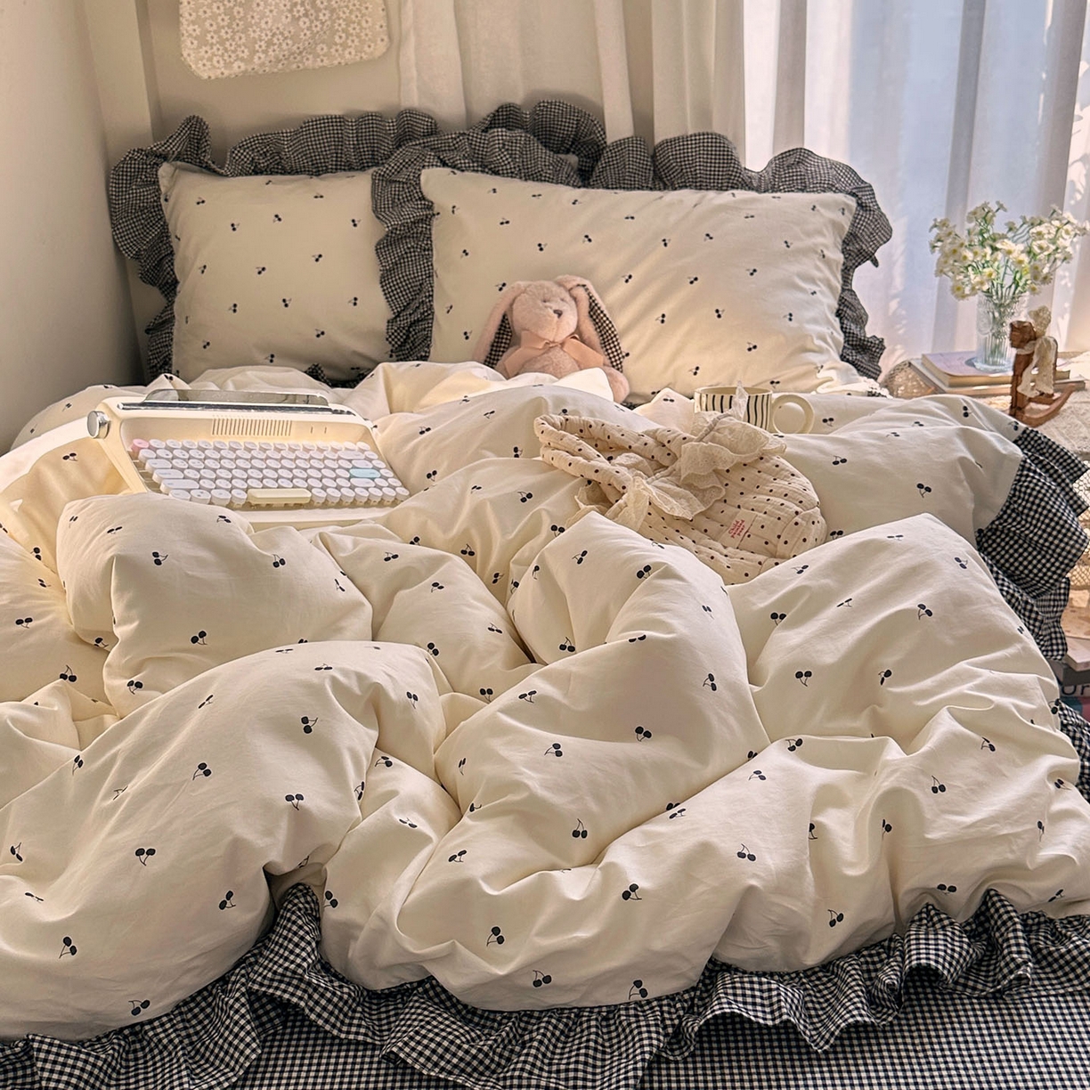 艾咪-Amy ntmy 2026新款法式花边全棉四件套-樱桃小格 花边款-樱桃小黑格