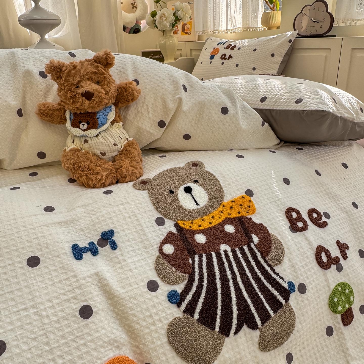 91家纺网 家纺一手货源 找家纺 宜家坊 2026新款全棉纯棉华夫格毛巾绣四件套 波点熊