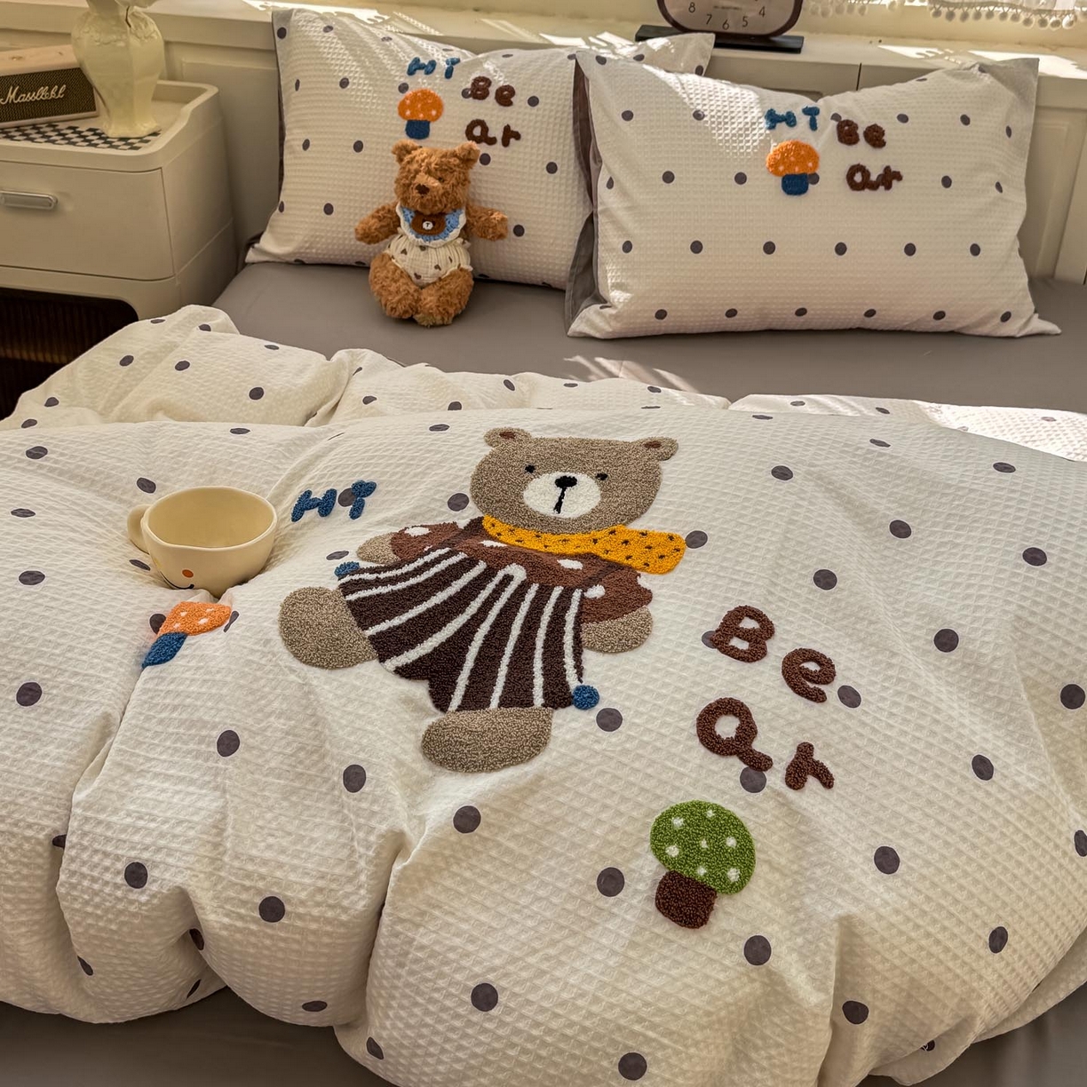 91家纺网 家纺一手货源 找家纺 宜家坊 2026新款全棉纯棉华夫格毛巾绣四件套 波点熊