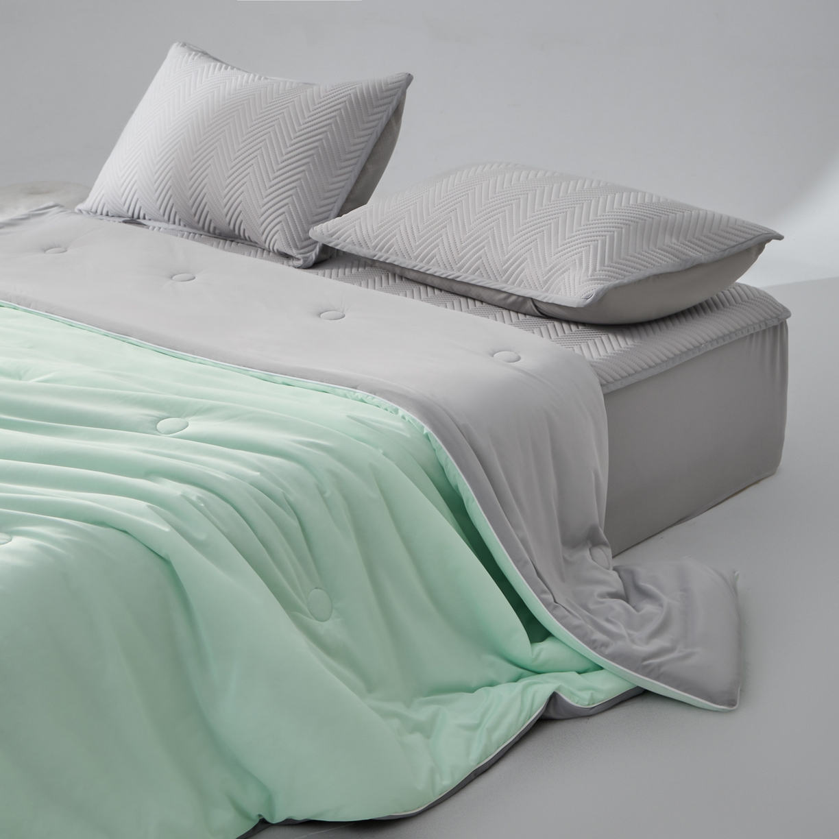 91家纺网 家纺一手货源 找家纺 吾秀家居 2026新款冰爽系列-凉感丝夏被四件套 豆绿