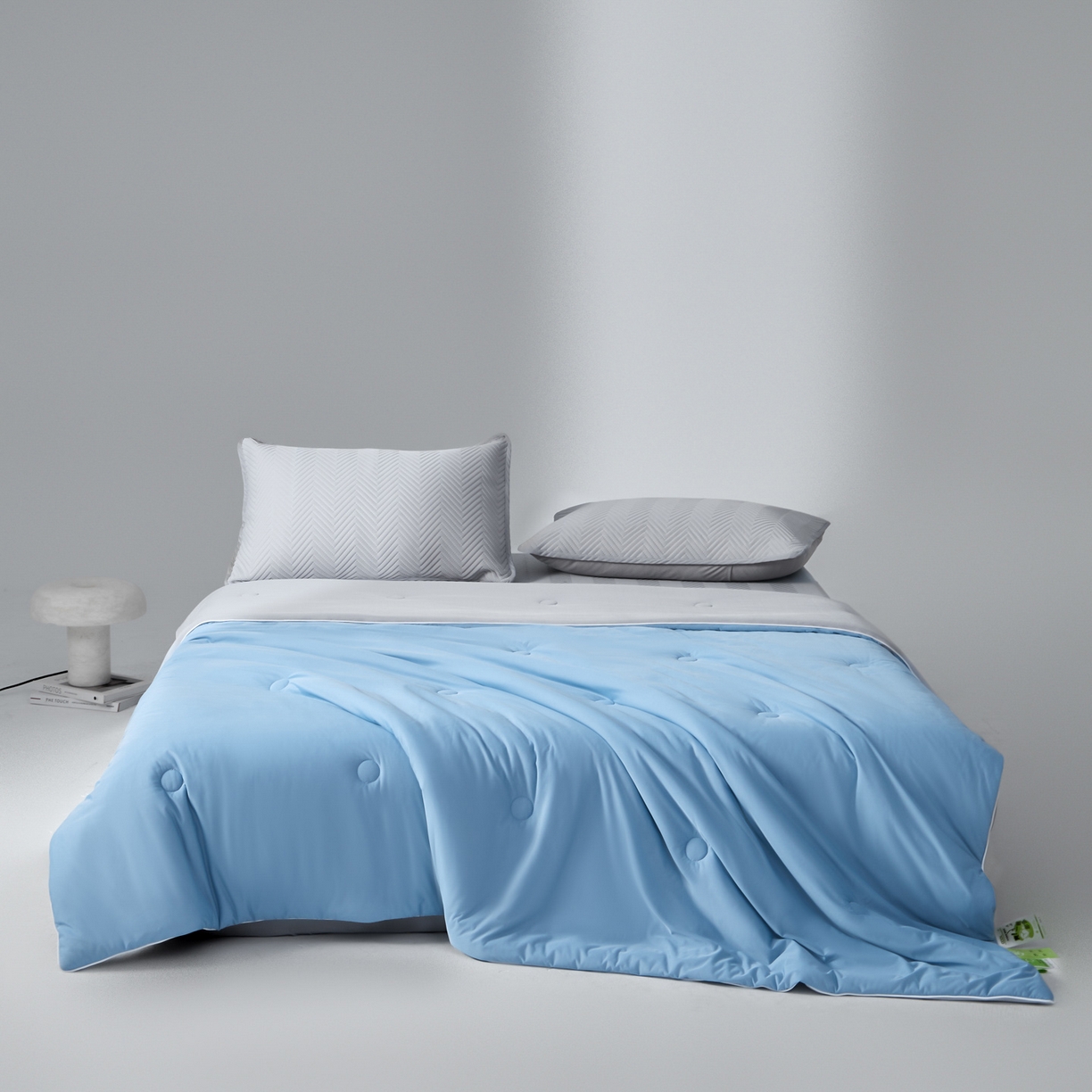 91家纺网 家纺一手货源 找家纺 吾秀家居 2026新款冰爽系列-凉感丝夏被四件套 海蓝