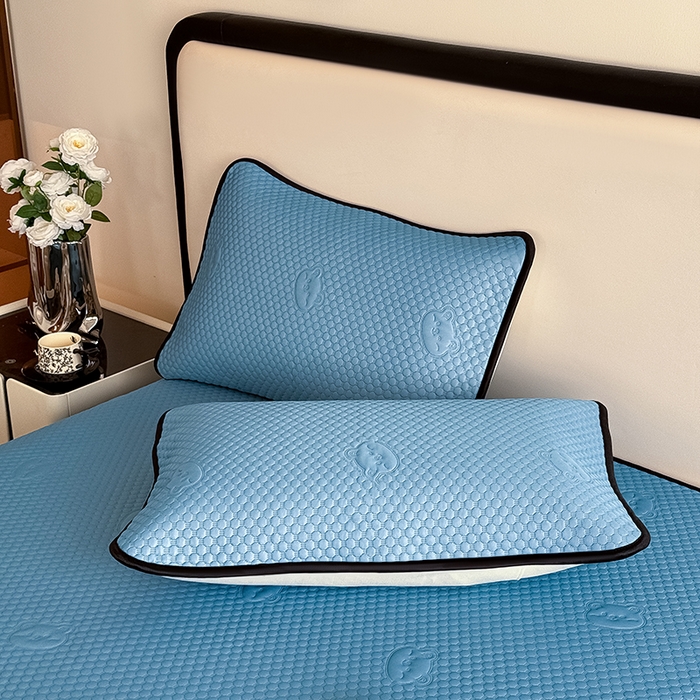 91家纺网 家纺一手货源 找家纺 （总）卡罗兰 2026新款豆豆冰丝凉席夏被复合三明治蝴蝶结床裙三件四件套