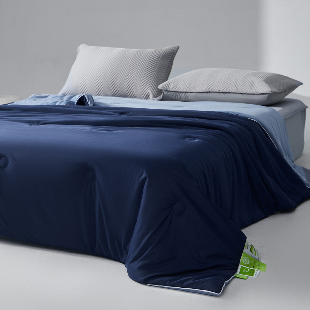 91家纺网 家纺一手货源 找家纺 吾秀家居 2026新款冰爽系列-凉感丝夏被四件套 蔚蓝