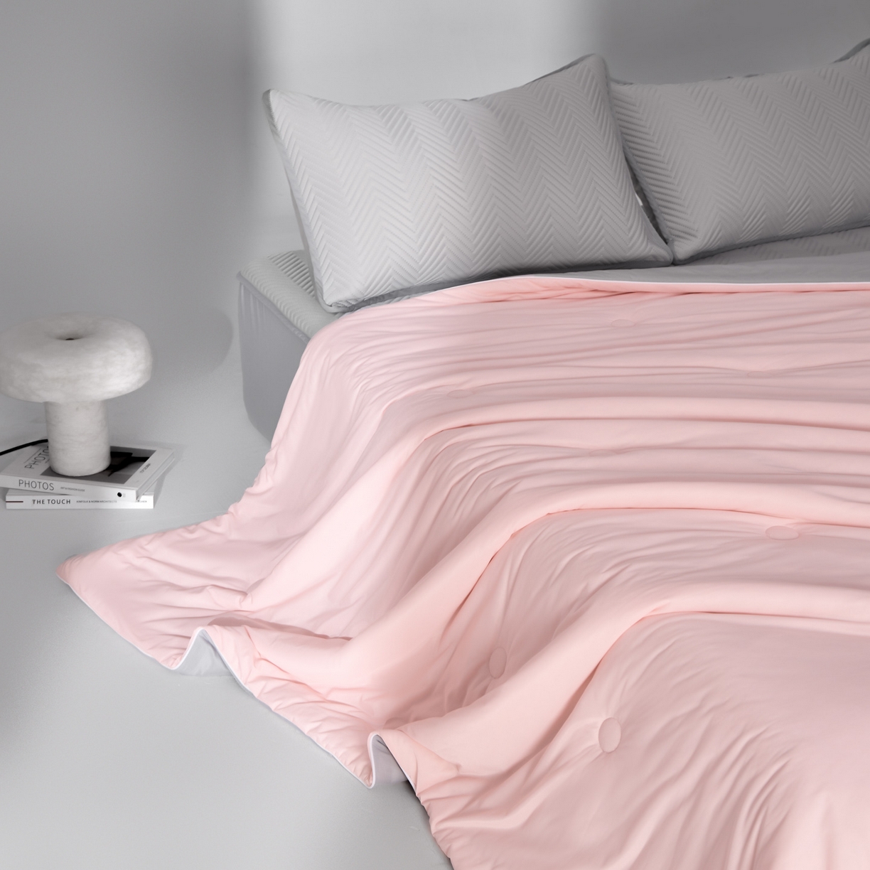 91家纺网 家纺一手货源 找家纺 吾秀家居 2026新款冰爽系列-凉感丝夏被四件套 樱粉