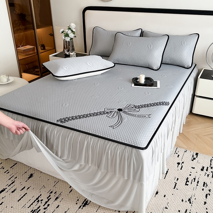 91家纺网 家纺一手货源 找家纺 （总）卡罗兰 2026新款豆豆冰丝凉席夏被复合三明治蝴蝶结床裙三件四件套