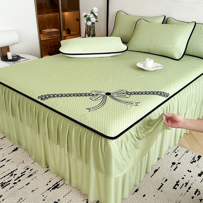 91家纺网 家纺一手货源 找家纺 卡罗兰 2026新款豆豆冰丝凉席夏被复合三明治蝴蝶结床裙三件四件套 蝴蝶结-抹茶绿