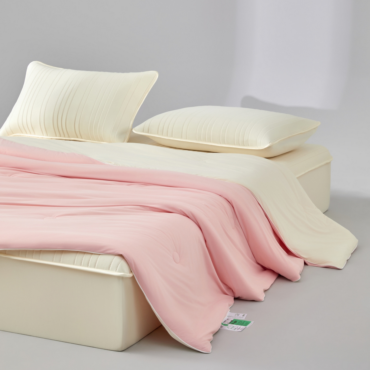 91家纺网 家纺一手货源 找家纺 吾秀家居 吾诺 2026 真凉感 真锦氨 锦氨凉感夏被四件套 锦纶凉感丝夏凉被 - 冰皮系列 冰皮粉玉