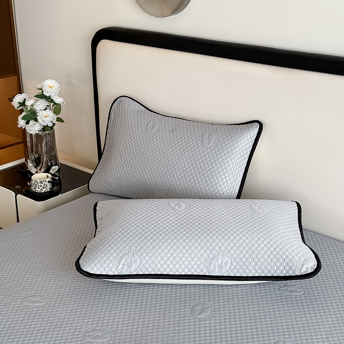 91家纺网 家纺一手货源 找家纺 卡罗兰 2026新款豆豆冰丝凉席夏被复合三明治蝴蝶结床裙三件四件套 蝴蝶结-浅灰色