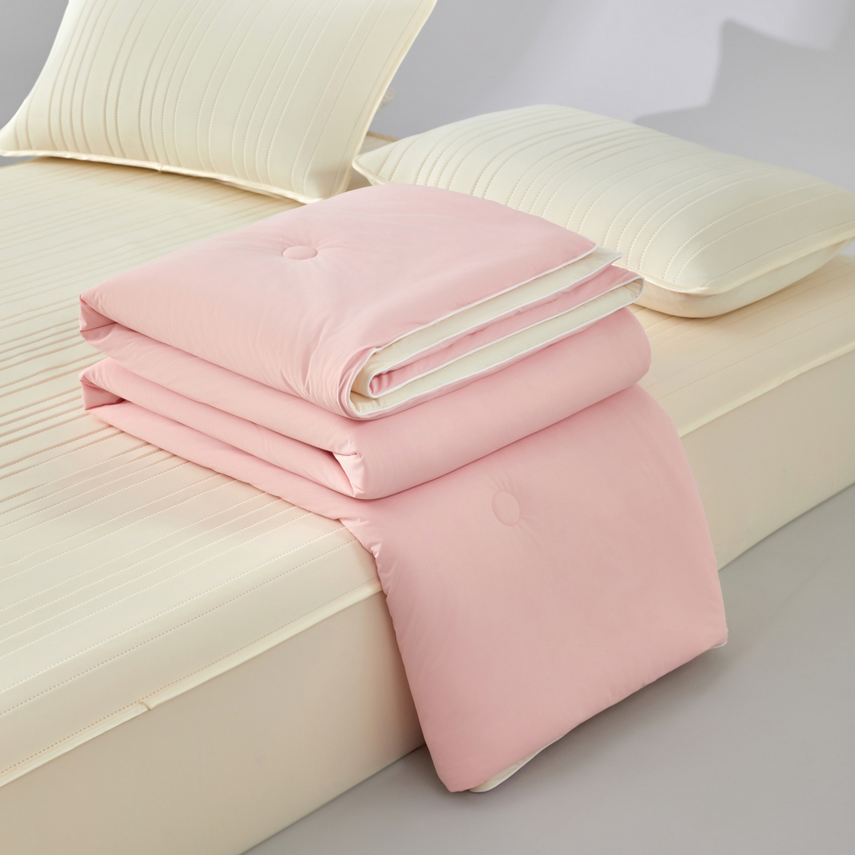 91家纺网 家纺一手货源 找家纺 吾秀家居 吾诺 2026 真凉感 真锦氨 锦氨凉感夏被四件套 锦纶凉感丝夏凉被 - 冰皮系列 冰皮粉玉