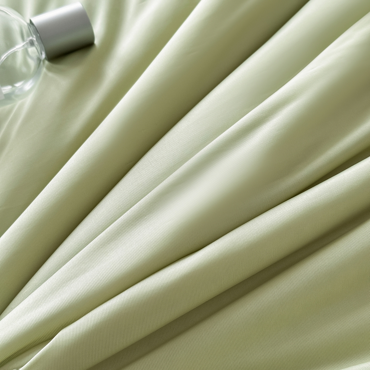 91家纺网 家纺一手货源 找家纺 卡罗兰 2026新款豆豆冰丝凉席夏被复合三明治蝴蝶结床裙三件四件套 夏被-抹茶绿