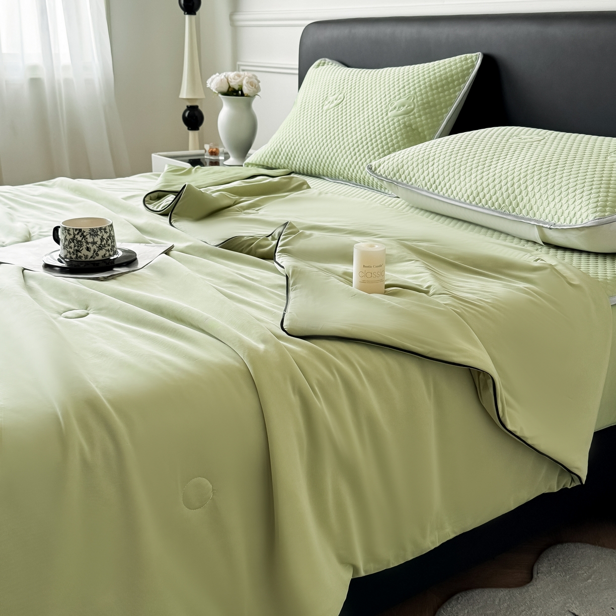 91家纺网 家纺一手货源 找家纺 卡罗兰 2026新款豆豆冰丝凉席夏被复合三明治蝴蝶结床裙三件四件套 夏被-抹茶绿