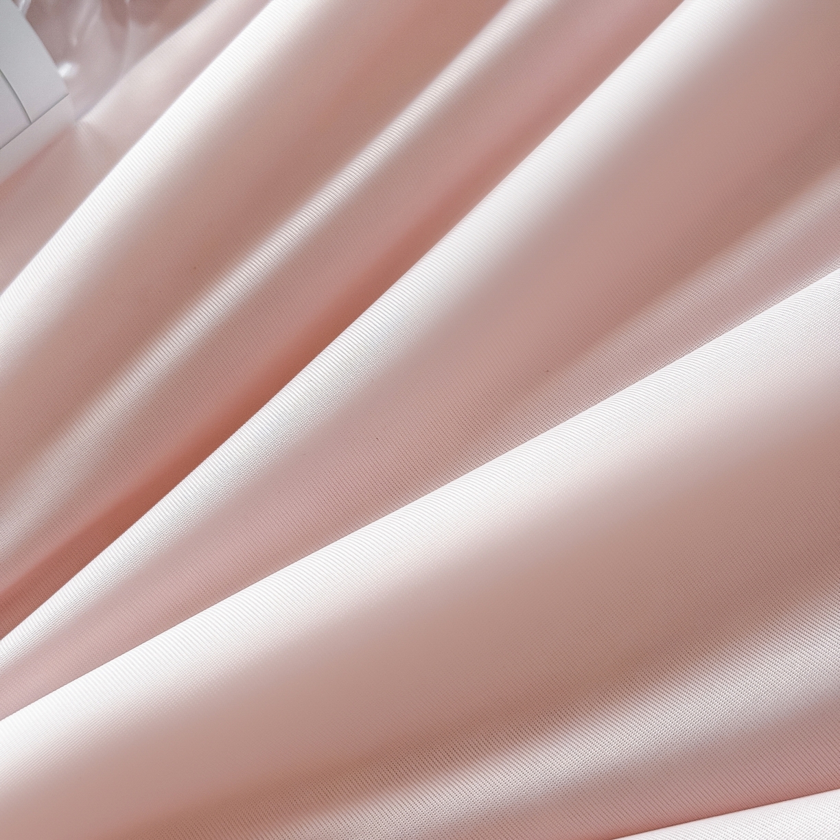 91家纺网 家纺一手货源 找家纺 卡罗兰 2026新款豆豆冰丝凉席夏被复合三明治蝴蝶结床裙三件四件套 夏被-浅粉色