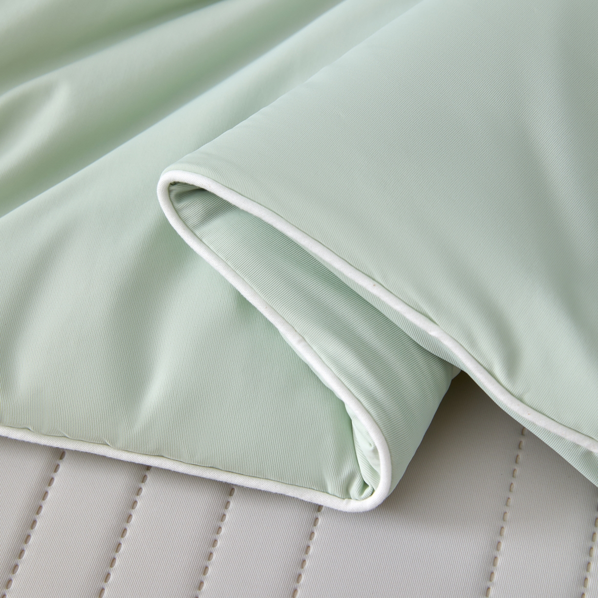 91家纺网 家纺一手货源 找家纺 吾秀家居 吾诺 2026 真凉感 真锦氨 锦氨凉感夏被四件套 锦纶凉感丝夏凉被 - 冰皮系列 冰皮清凉绿